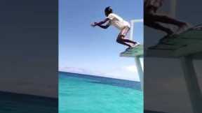 Boracay Island Hopping Cliff Diving @Boat || by: Rene Cosido