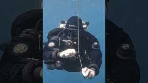 Learn about correct spool handling while ascending. #scuba #learn #diving #underwater #art #howto